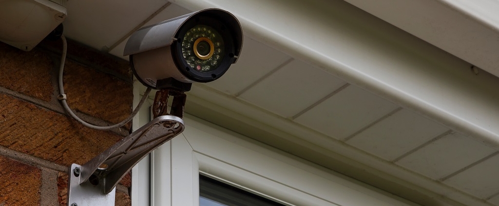 Hogyan segiti a CCTV kamera rendszer a buncselekmenyek megelozeset es felderiteset - pentolt.hu