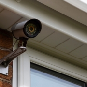Hogyan segiti a CCTV kamera rendszer a buncselekmenyek megelozeset es felderiteset - pentolt.hu